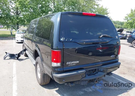 2003 Ford Excursion Limited z USA, uszkodzony, nr VIN 1FMSU43P63EB66720